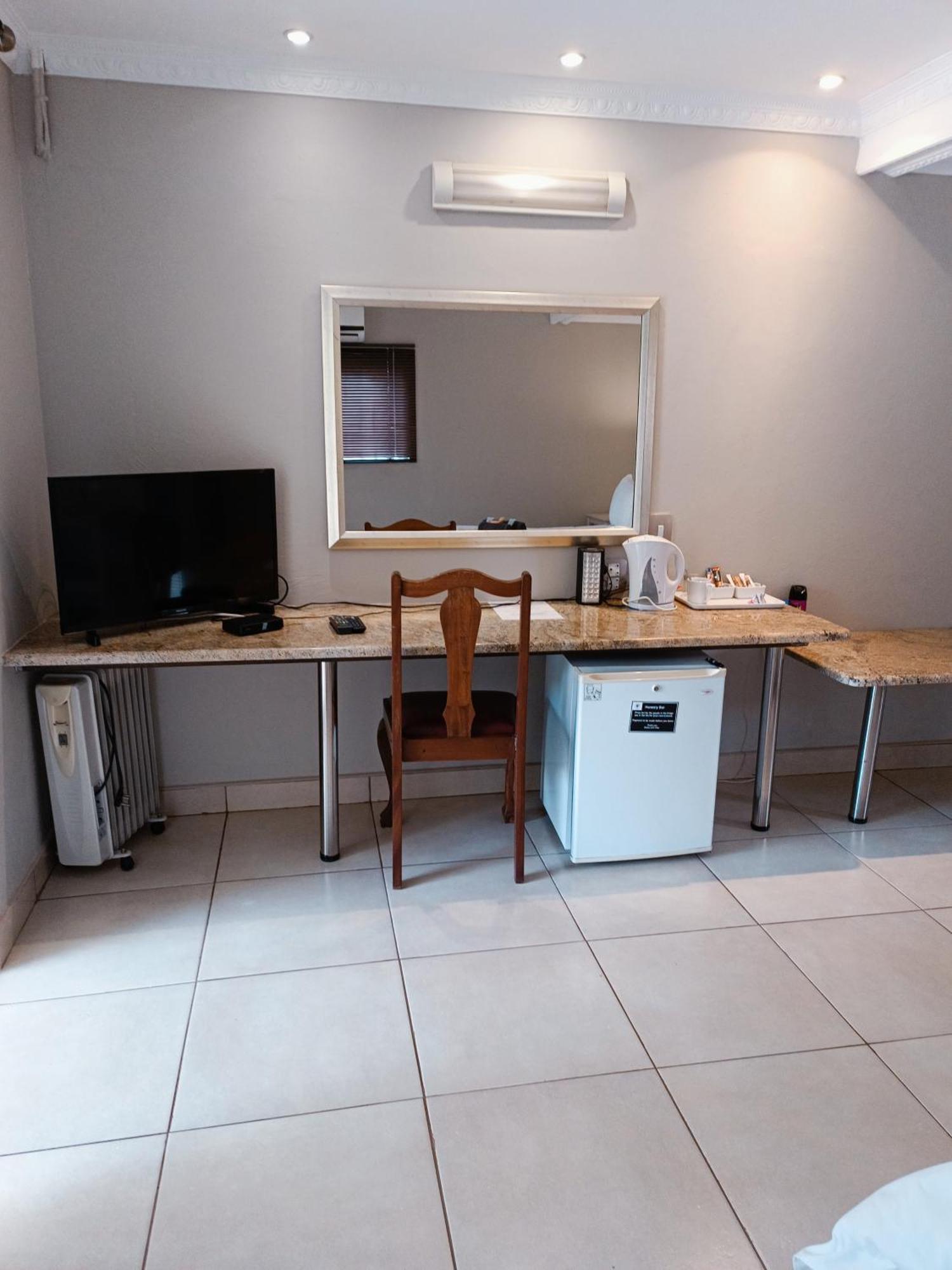Pecan Farm Guesthouse Louis Trichardt Eksteriør bilde